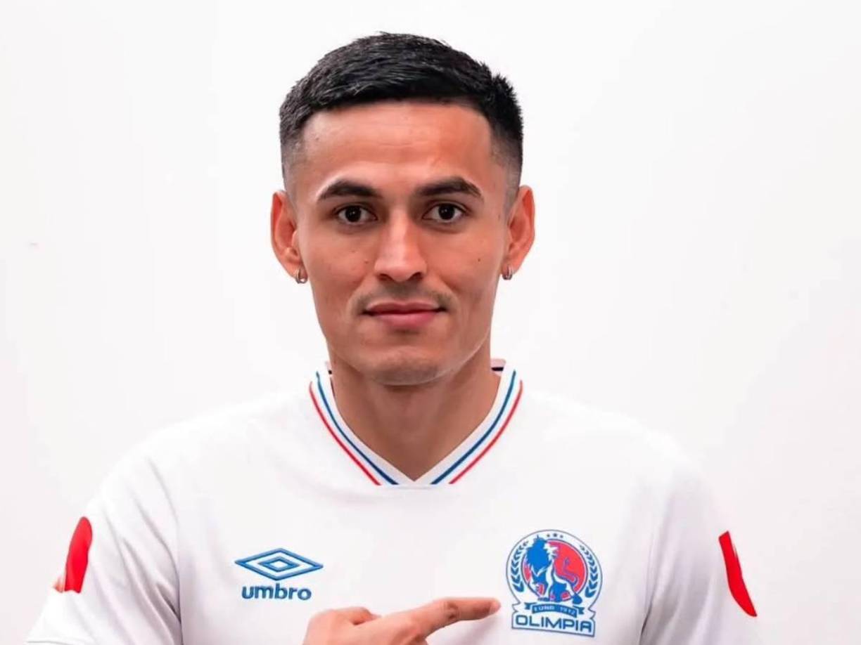 Andy Najar decidió seguir en el Olimpia por dos años rechazando ofertas para volver al exterior.