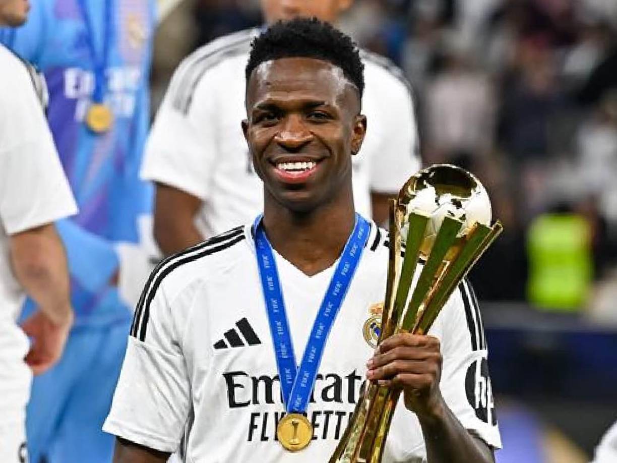 El brasileño no estuvo en el triunfo ante Sevilla en el último partido del 2024 tras recibir el permiso de su club para viajar a Estados Unidos.