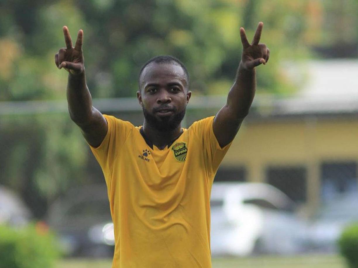 Gerson Chávez es nuevo jugador del Marathón ya que firmó por dos temporadas con el club verdolaga. El centrocampista se desligó del Real España luego que en la reciente temporada militó en el Vida. 