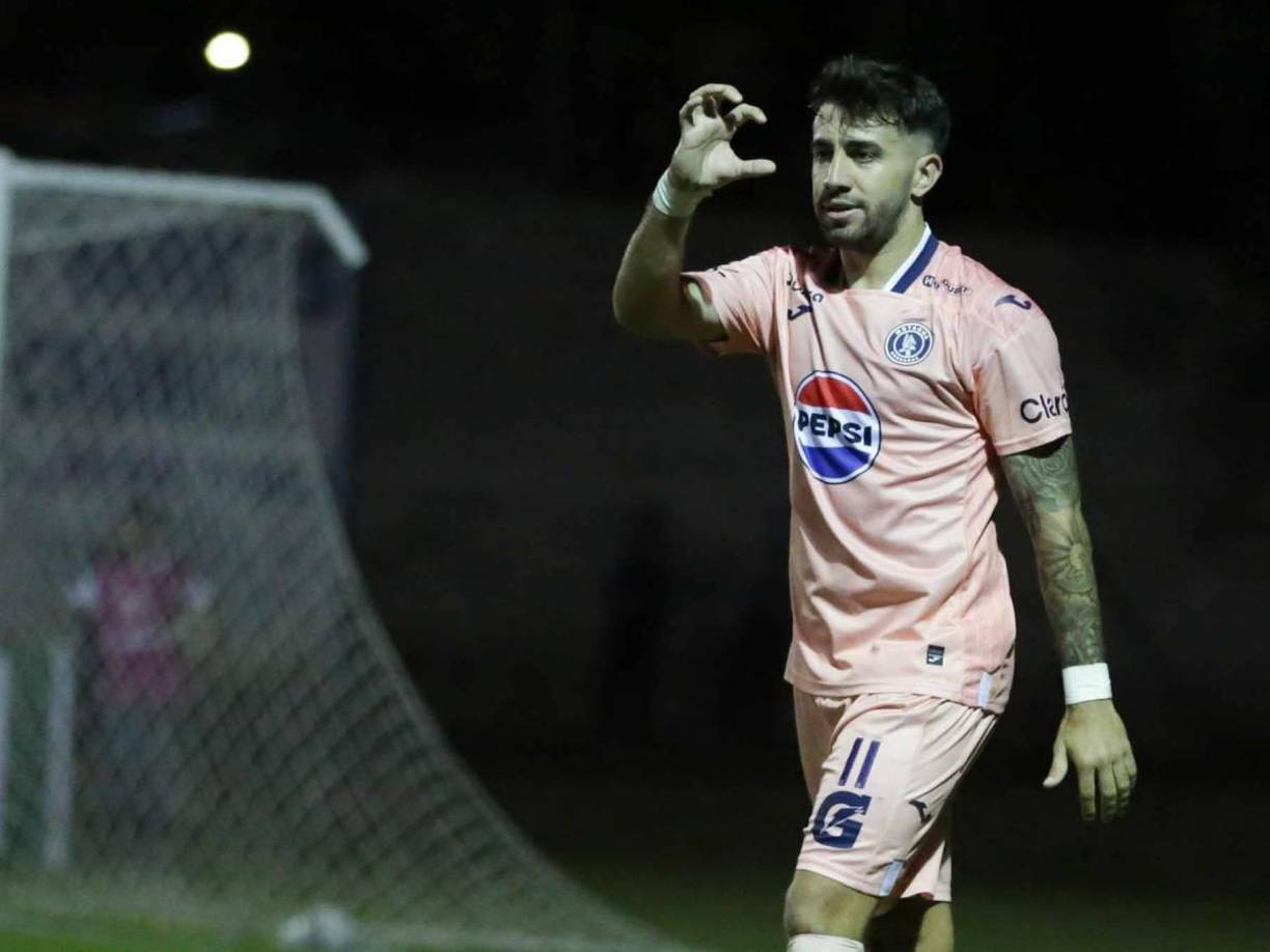 Agustín Auzmendi se encargó de abrir el marcador a los 24 minutos del primer tiempo. 