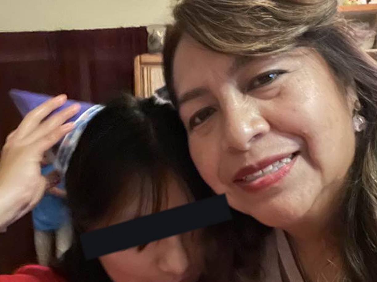 La intervención y las posteriores complicaciones llevaron a la paciente a ser trasladada a varias clínicas en su tierra natal.