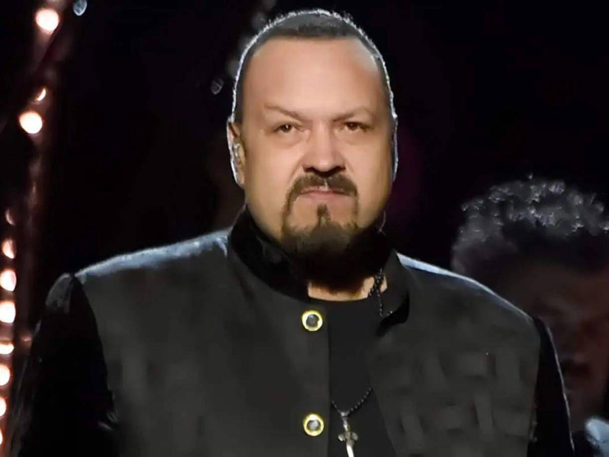 Pepe Aguilar desató polémica ¿la razón? El cantante de “Por mujeres como tú” se burló de la estatura de Christian Nodal, quien es el esposo de su hija Ángela Aguilar.
