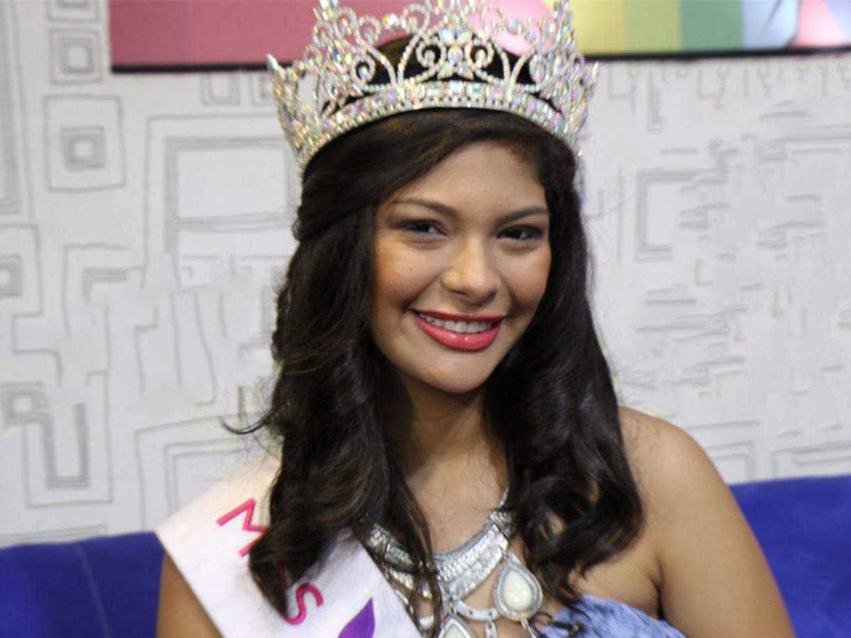 Desde muy pequeña se interesó por los certámenes de belleza. Mientras estudiaba en el Instituto Pedagógico La Salle, de Managua, participó en el reinado escolar, y en 2016, a los 16 años, ganó el título Miss Teen Nicaragua.