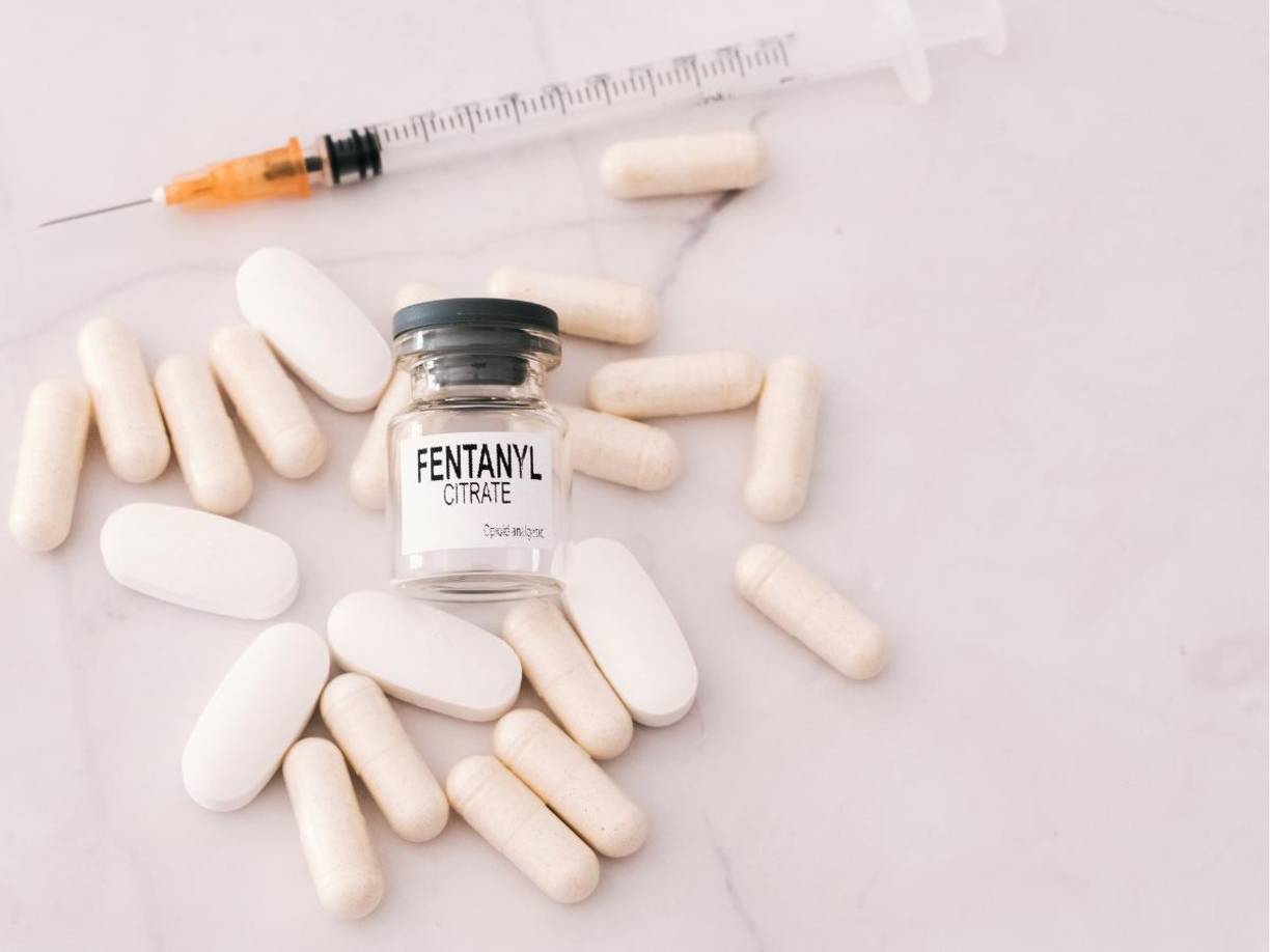 De esta investigación estuvieron a cargo múltiples agencias, entre ellas la Administración de Control de Drogas (DEA), el IRS, la FDA, Investigaciones de Seguridad Nacional y la Oficina de Aduanas y Protección Fronteriza. 