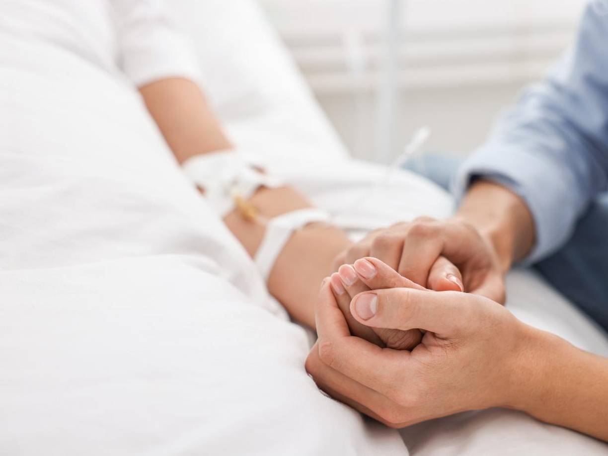 La relación de la pareja no sobrevivió a la tragedia. Según Lorena, su esposo la abandonó pocos días después de que ella salió del coma. 