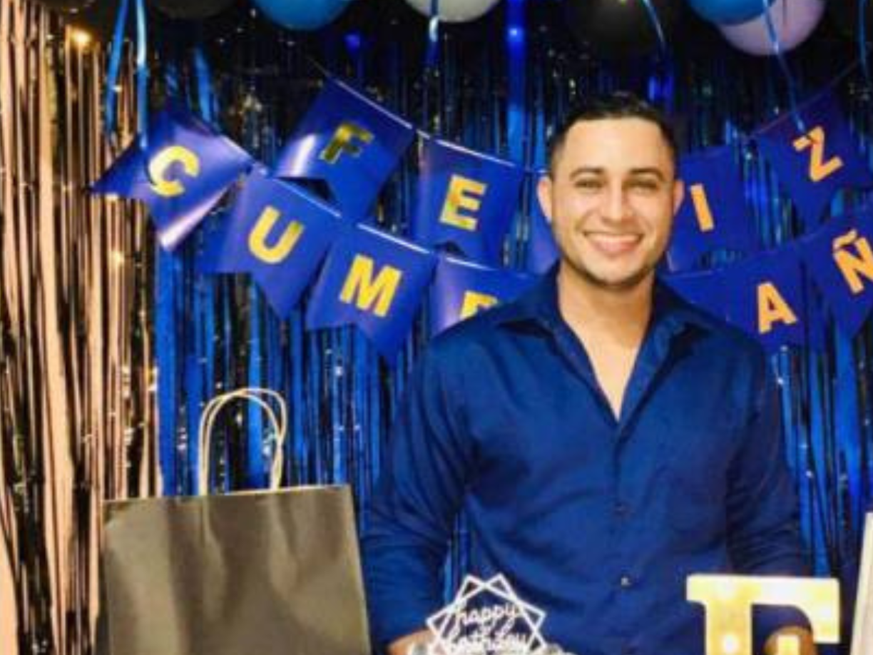 “Se perdió para ser modelo usted”, dice uno de los comentarios de una amiga de Facebook de la víctima del atentado.