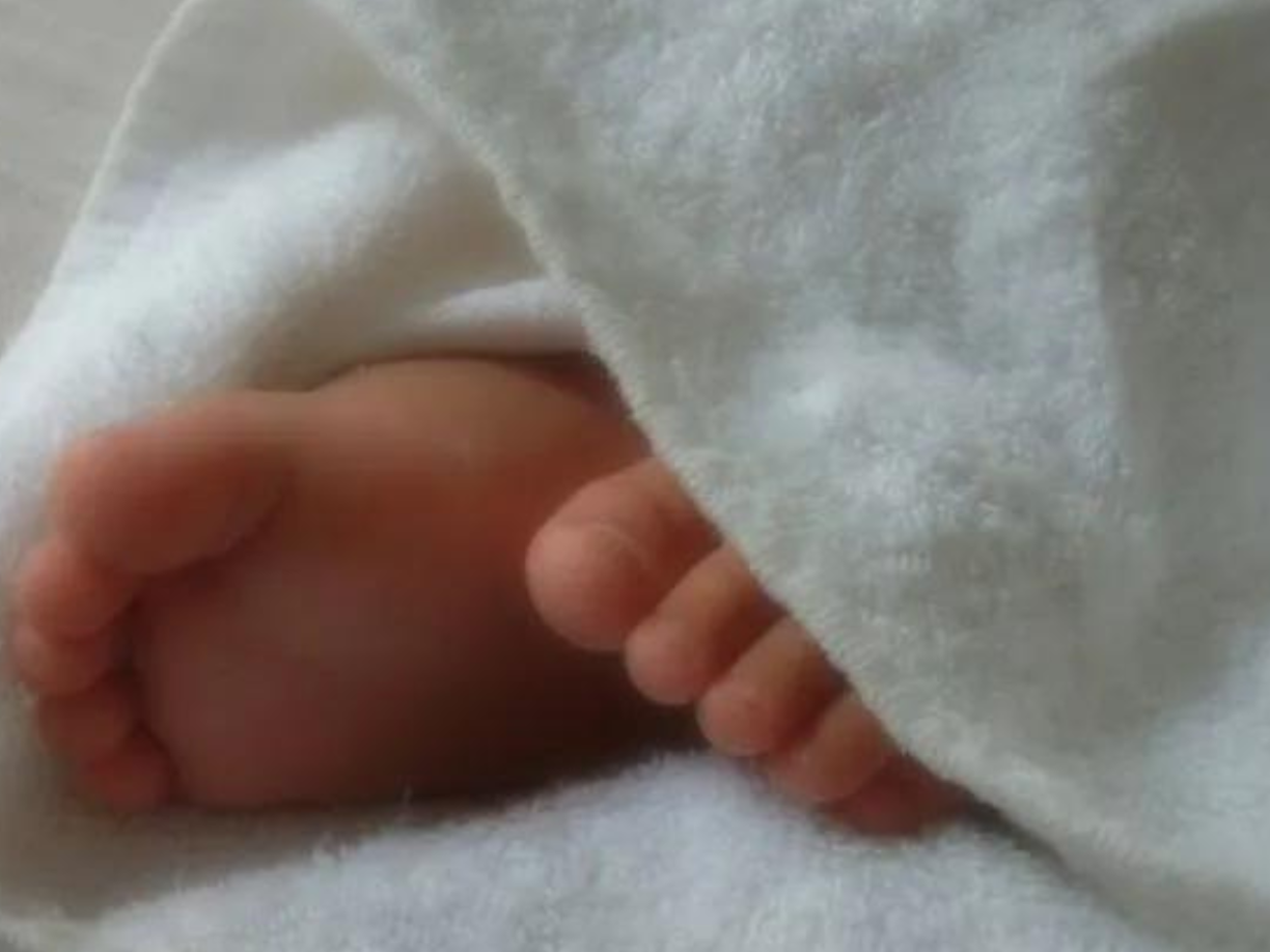 1. Por la muerte de los hijos menores.