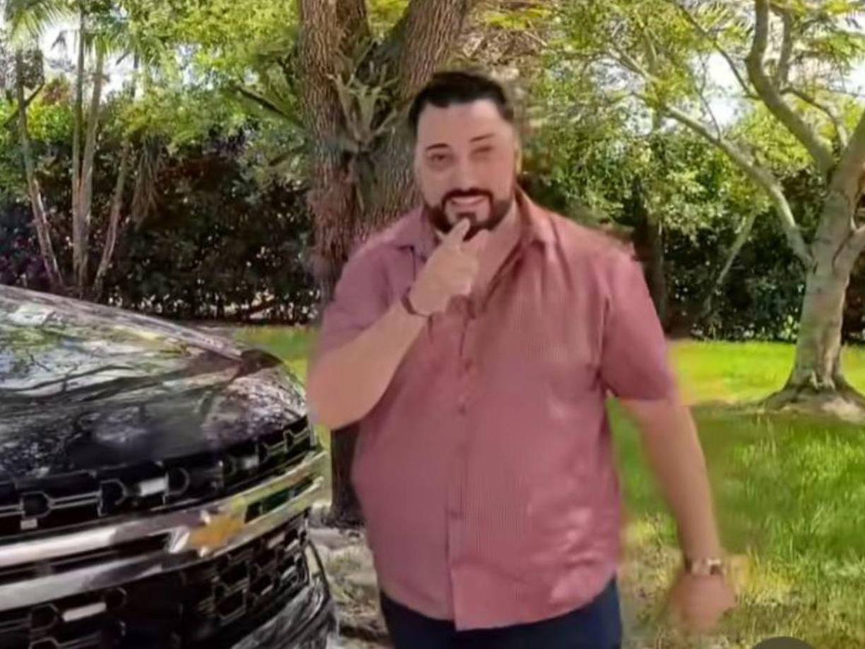 ”En redes sociales hay personas que están hablando mal y dicen que estamos por dinero, por interés, que estamos porque yo no tengo papeles o ella no tiene papeles, nosotros somos legales en Estados Unidos y no vivimos por los comentarios de las personas”, añadió. 