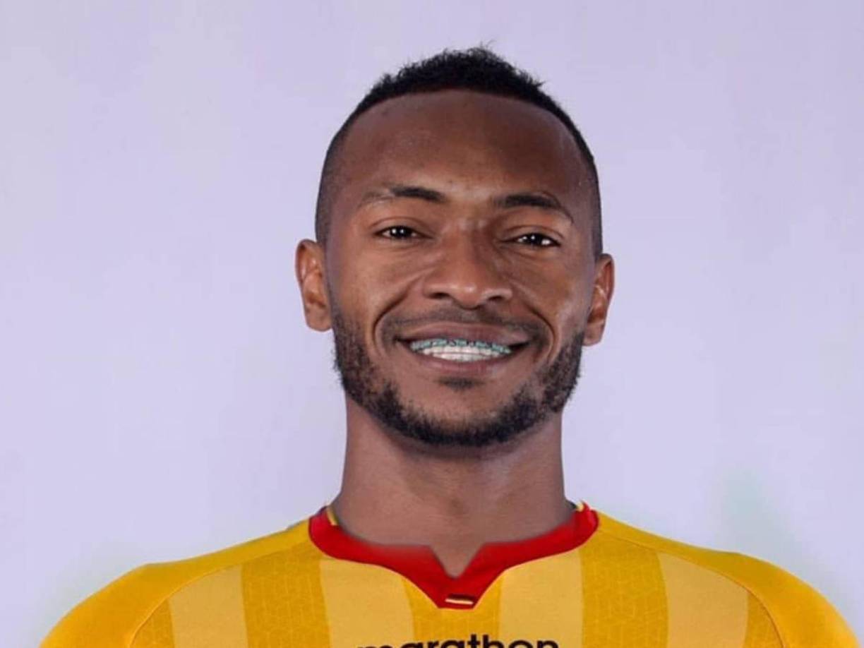  La búsqueda del futbolista ecuatoriano Pedro Pablo Perlaza, quien se encuentra desaparecido desde el domingo, prosigue, después de que durante el martes se extendiesen los rumores de un posible secuestro del jugador.