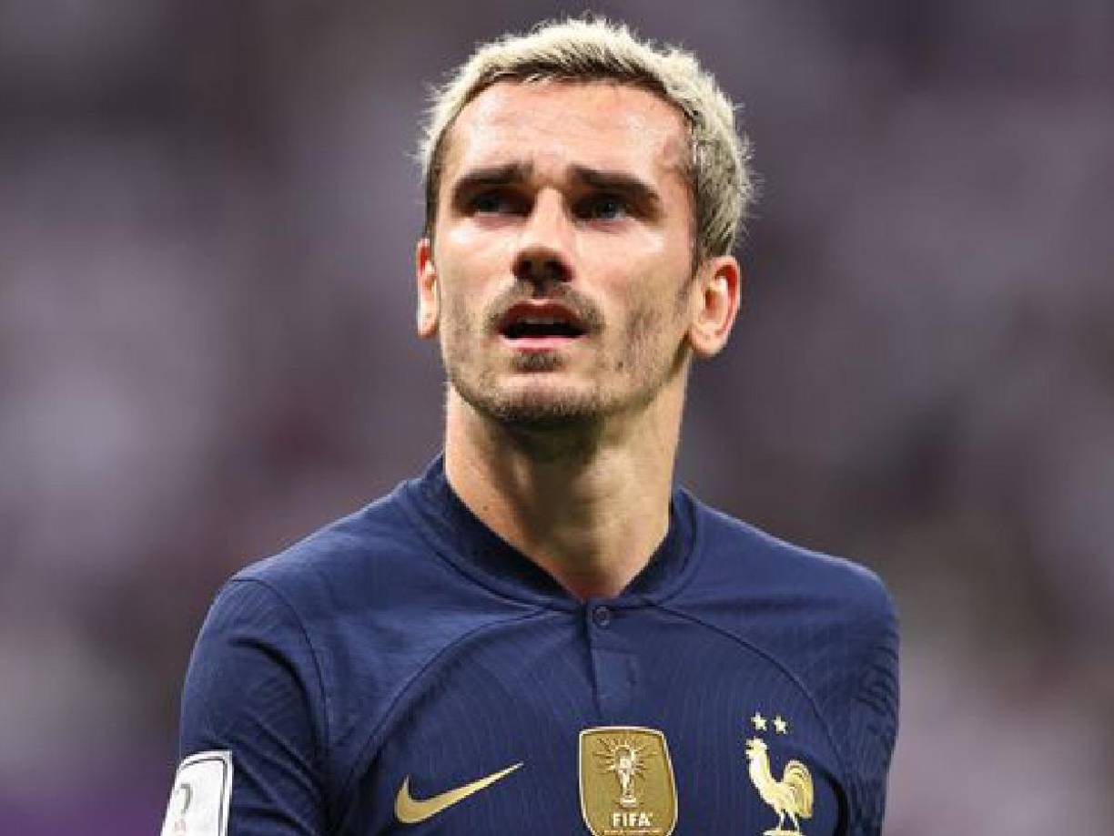 Y para finalizar la lista de los más guapos, no podía faltar el jugador Antoine Griezmann (de 31 años) es un futbolista francés que juega como delantero para el Atlético de Madrid de la Primera División de España, cedido por el F. C. Barcelona, y con la selección de Francia. Esta casado con Erika Choperena. 