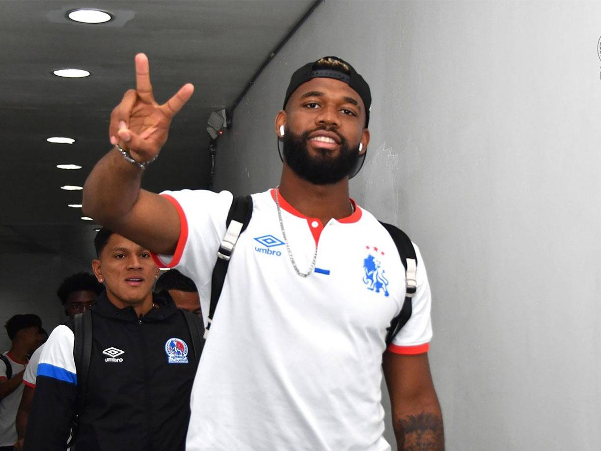 Jorge Benguché es la sorpresa en el 11 titular del Olimpia. Hace dupla en el ataque con Jerry Bengtson.