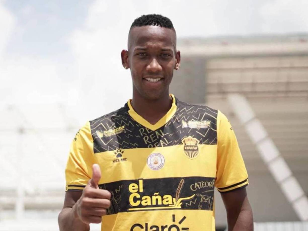 Chamir Dupuy: Al jugador panameño aún le quedan seis meses de su contrato a préstamo, pero se negocia con el club para terminar con su vínculo. Dupuy se perdió lo que faltaba de campeonato por lesión de stress en la tibia, con los aurinegros vio acción en 9 ocasiones haciendo un total 482 minutos.