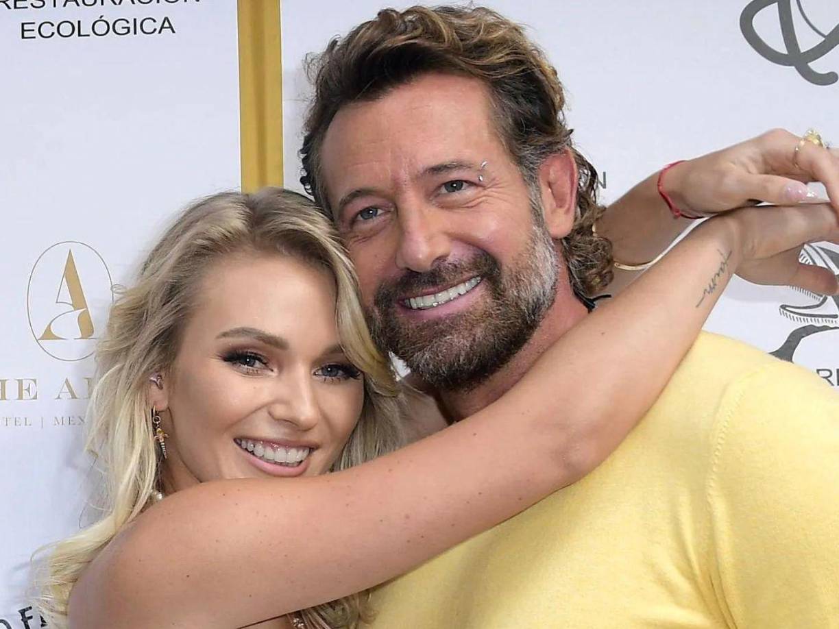 Se dice que Gabriel le fue infiel con la actriz Sara Corrales cuando trabajó con ella pero también se especula que hubo rencillas entre ellos debido a que el actor era muy cercano a Cecilia Galliano con quien protagoniza actualmente una obra de teatro, también habría existido un conflicto debido a que Baeva protagoniza Aventurera con su exnovio Emmanuel Palomares.