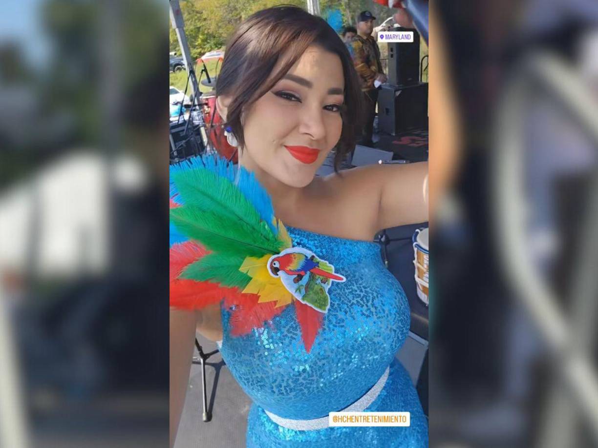Su vestido lleva detalles que hacen homenaje al ave nacional de Honduras, elaborado con plumas de color verde, azul, rojo y amarillo. 