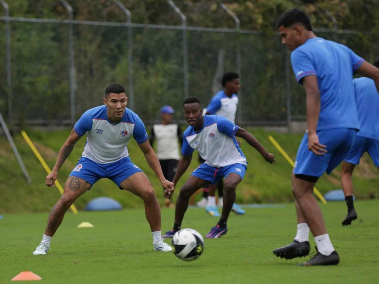 Kevin López, renovado, entrenó a todo vapor para ganarse la confianza del nuevo entrenador.