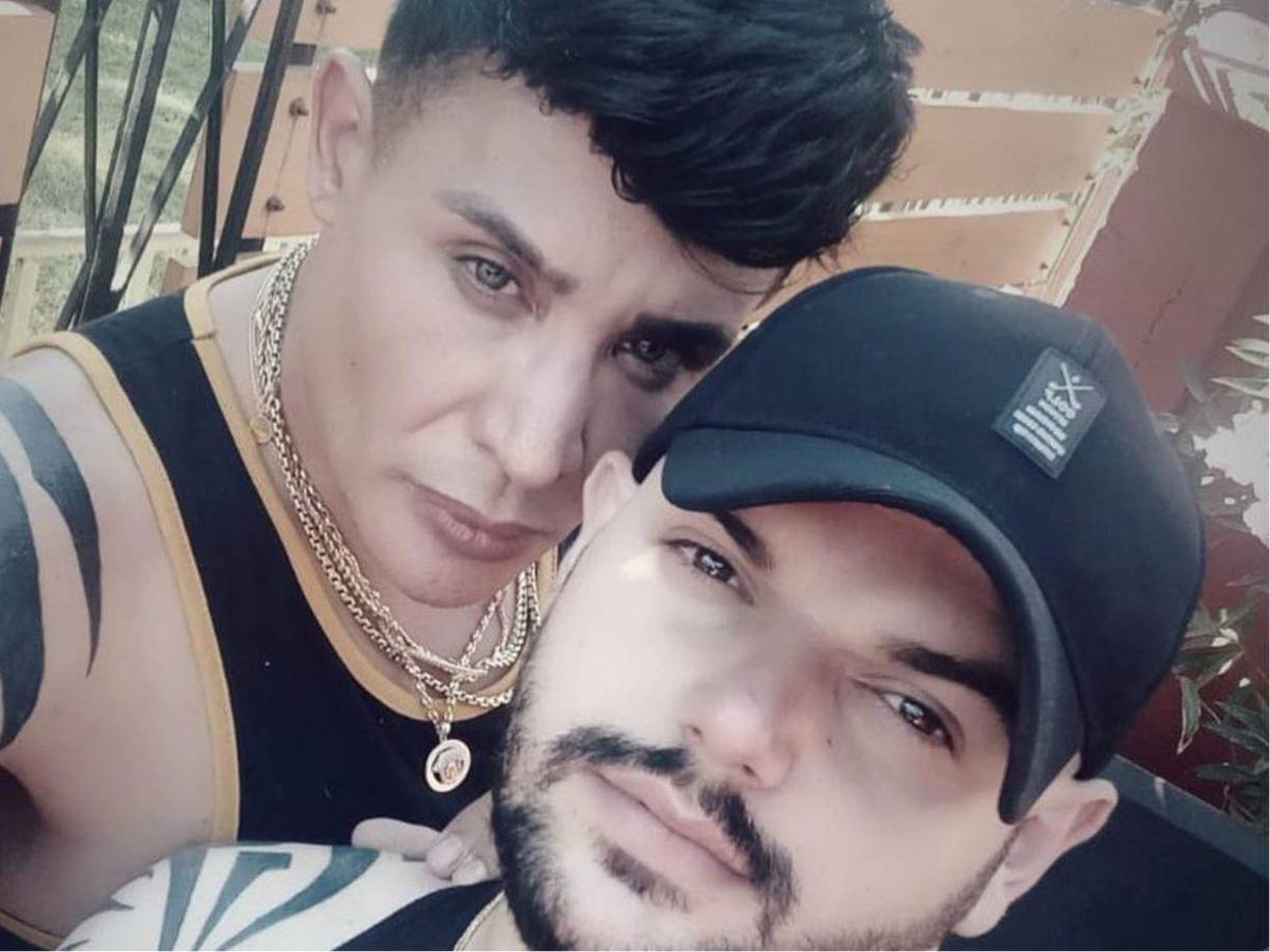 Sobre su pareja, aseguró que hace muchos años conoció a Roy García, sin embargo, sus prejuicios y miedos hicieron que dejara pasar esta valiosa conexión, con la cual reconectó en plena pandemia.