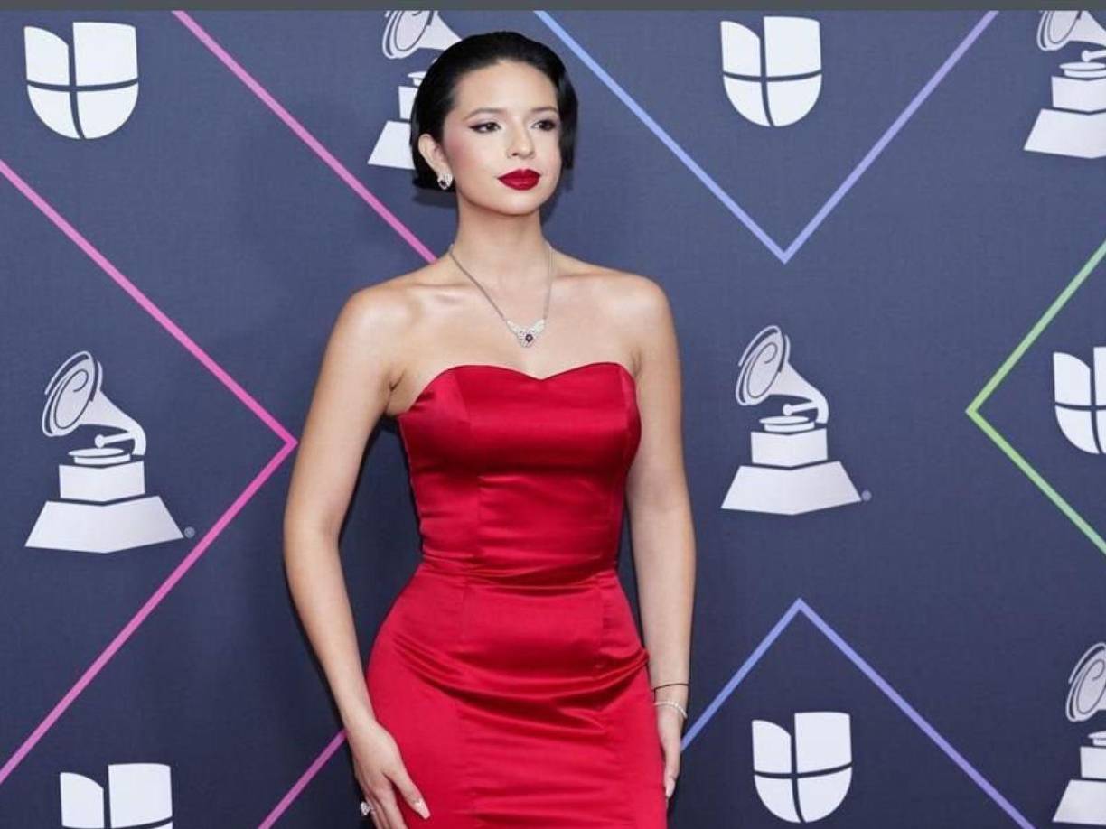 En otras palabras, la fuente tiene claro que Ángela no está haciendo las cosas bien con los Nodal, por lo que deberá ponerse las pilas si quiere caerle bien a la suegra. El detalle de que la señora se llevara bien con las exnovias de Christian hace que Ángela tenga una tarea un poco más complicada.