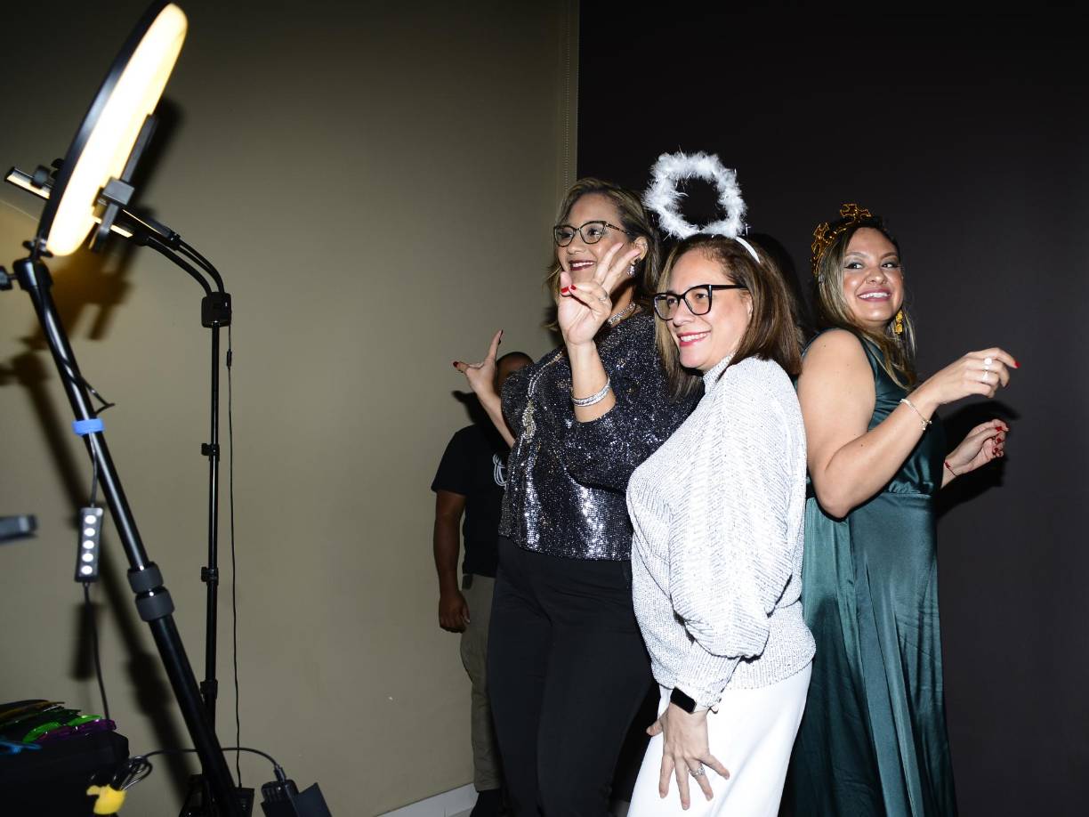 La diversión y fraternidad fue parte de la gala. 