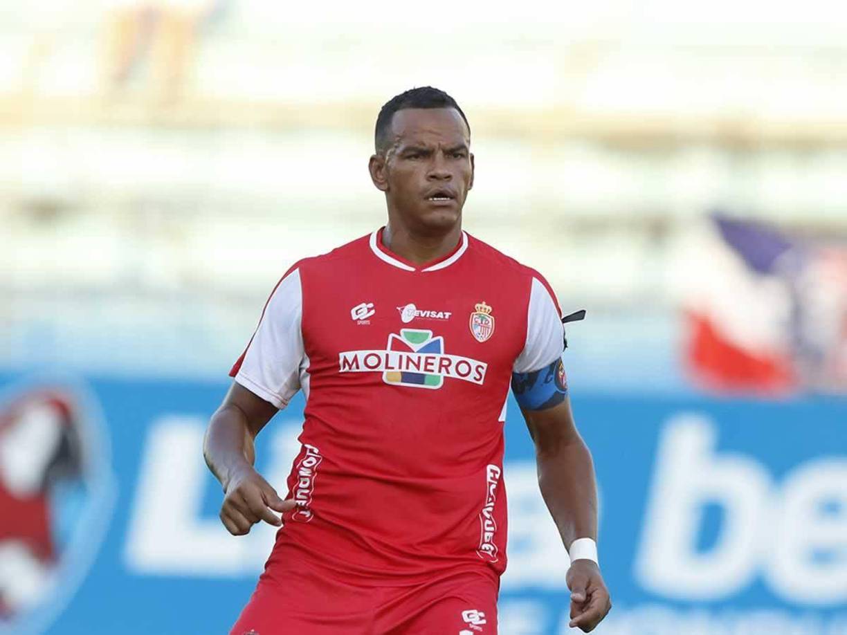 Real Sociedad de Tocoa confirmó la continuidad del veterano delantero Rony Martínez.