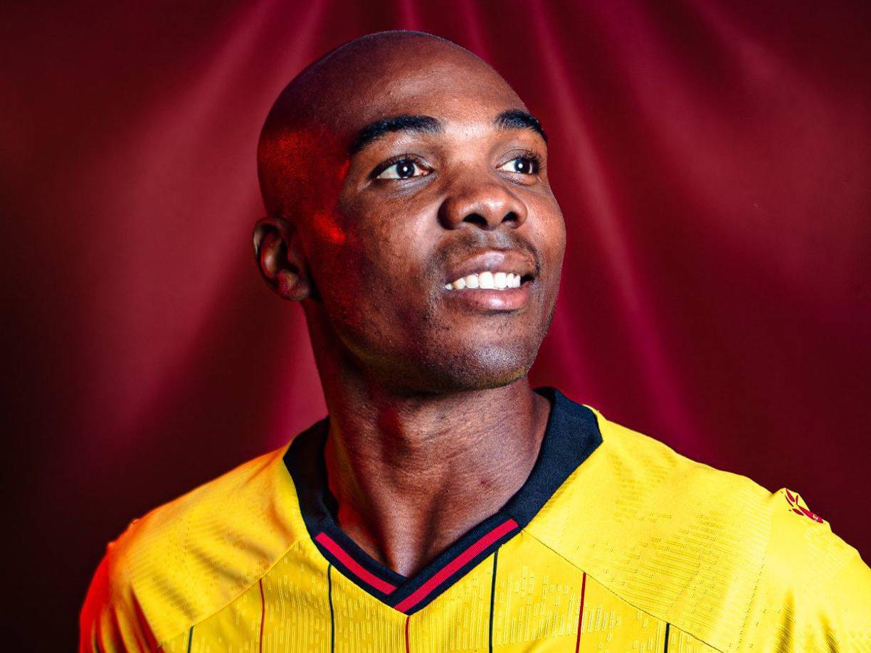 El Watford ha fichado al central italiano Angelo Ogbonna. Firma por una temporada y llega procedente del West Ham.
