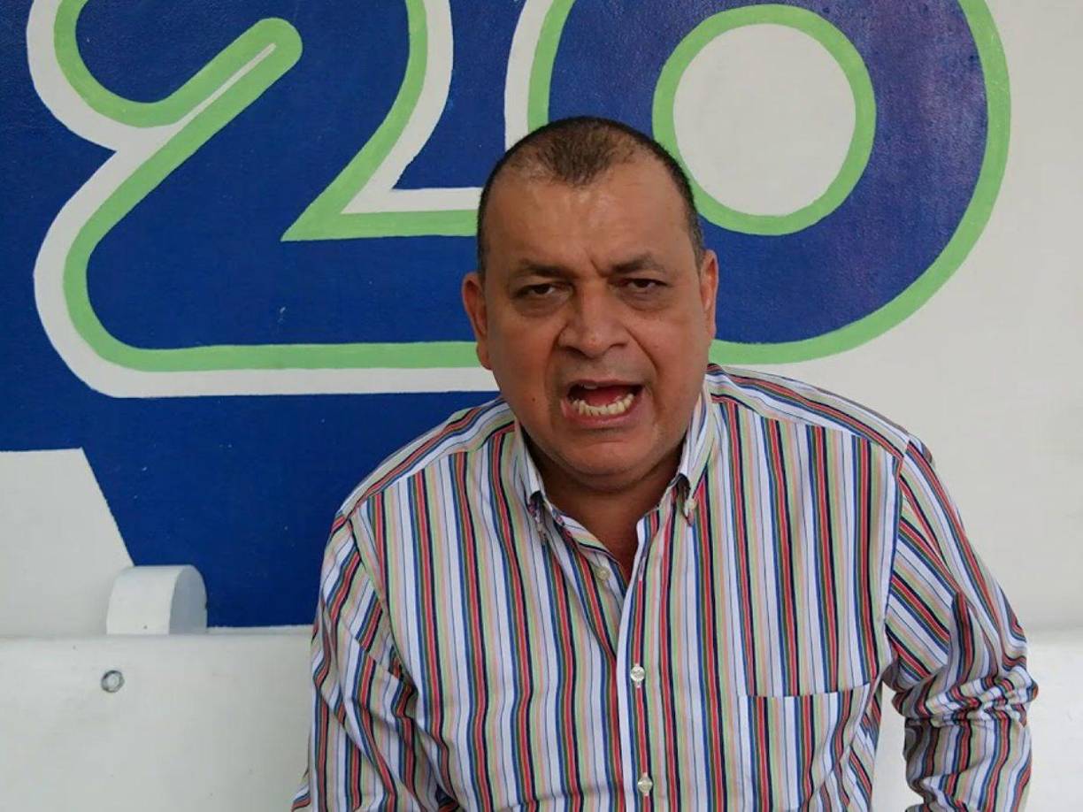 Ponce también arremetió contra Edwin Rodríguez, Jorge Álvarez, Carlos Pineda y José Mario Pinto: “Los tales Cuatro Fantásticos, de fantásticos no tienen nada, esos jugadores dejan mucho que desear con su rendimiento, les debería dar pena como bajaron tanto su rendimiento”.