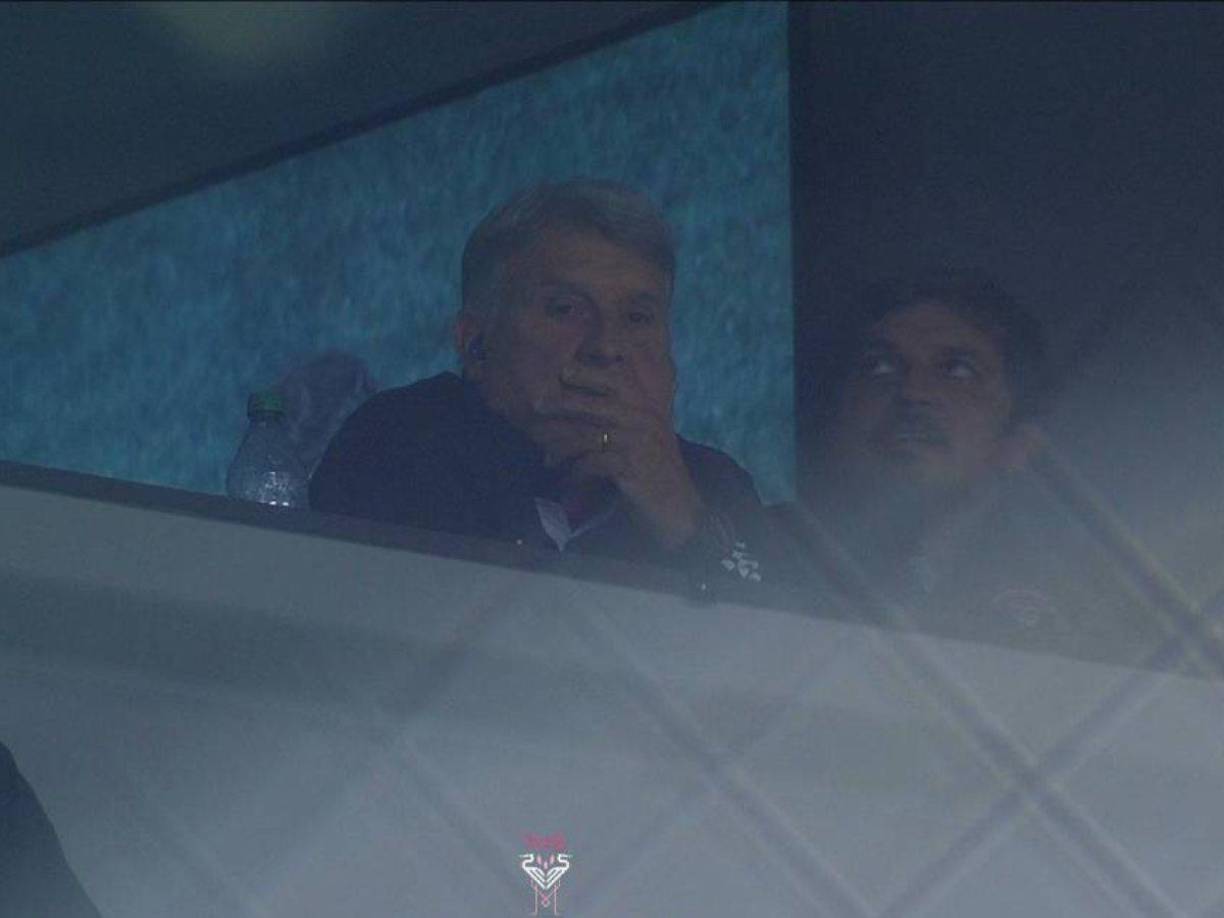 El ‘Tata’ Martino viendo el encuentro desde los palcos del Mercedes-Benz Stadium. No pudo estar en el área técnica por cumplir una sanción.
