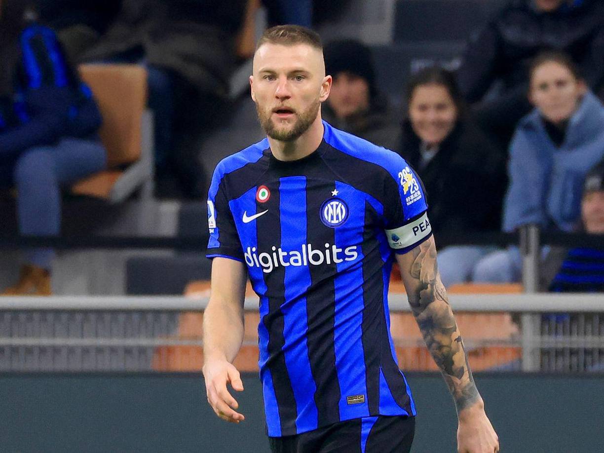 El Inter ha confirmado que no habrá más movimientos por su parte en este mercado de invierno: ni entradas ni salidas. Por lo tanto, el jugador Milan Skriniar no se mueve en el conjunto italiano. El PSG se queda en esta ventana sin su deseado central.
