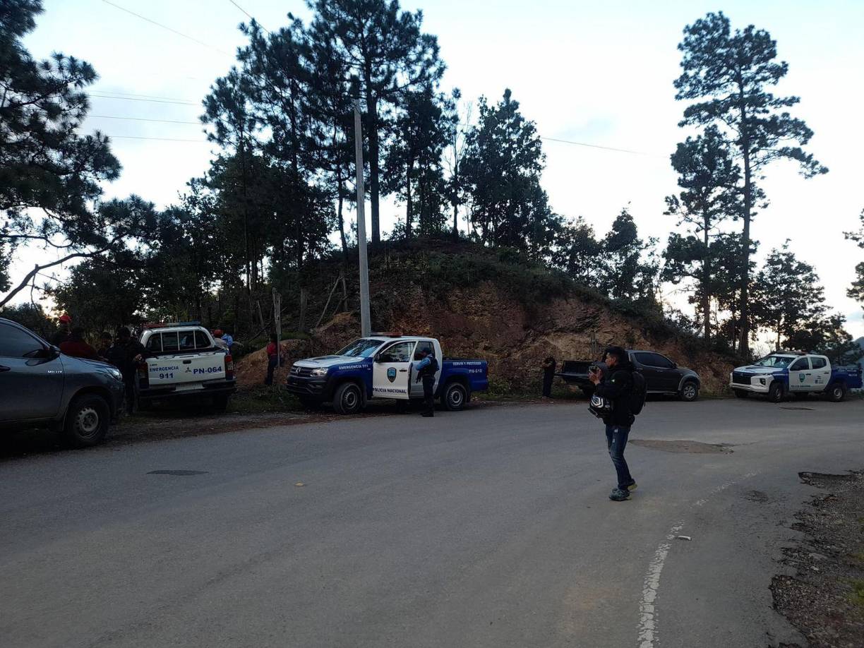 Gilberto Bautista y sus tres vástagos de 9, 11 y 19 años fueron asesinados a tiros y quemados ayer viernes en el departamento de Intibucá, suroccidente de Honduras. 