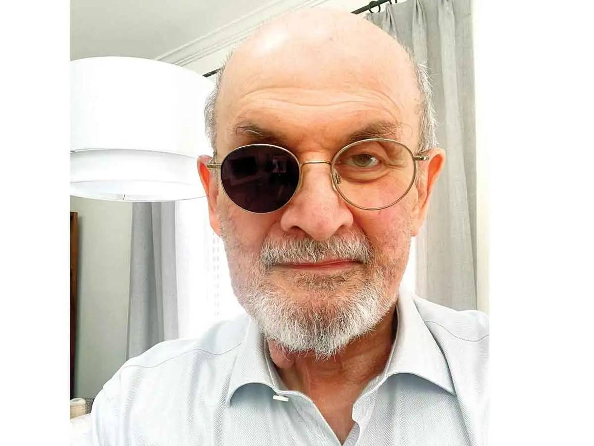 ‘Ciudad Victoria’, de Salman Rushdie, (Random House).- En esta novela, que tenía acabada cuando fue atacado por un terrorista islamista, Rushdie regresa a su India natal combinando saga épica, relato mítico, realismo mágico, novela de aventuras e historia de amor.