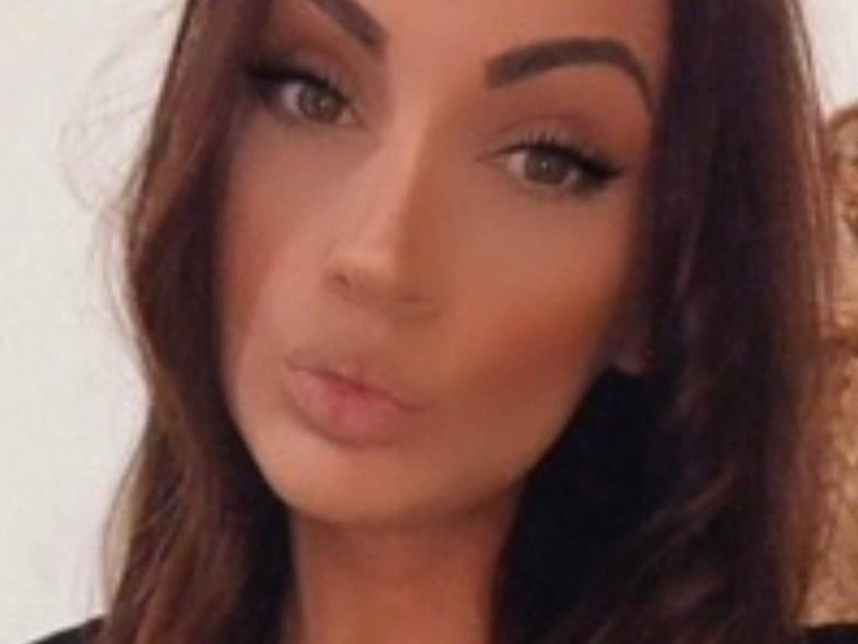 Joy muestra su preocupación ante la posibilidad de que su pequeña vaya a ser una nueva víctima de la traición de David Ginola, quien no parece querer saber nada de ella. 