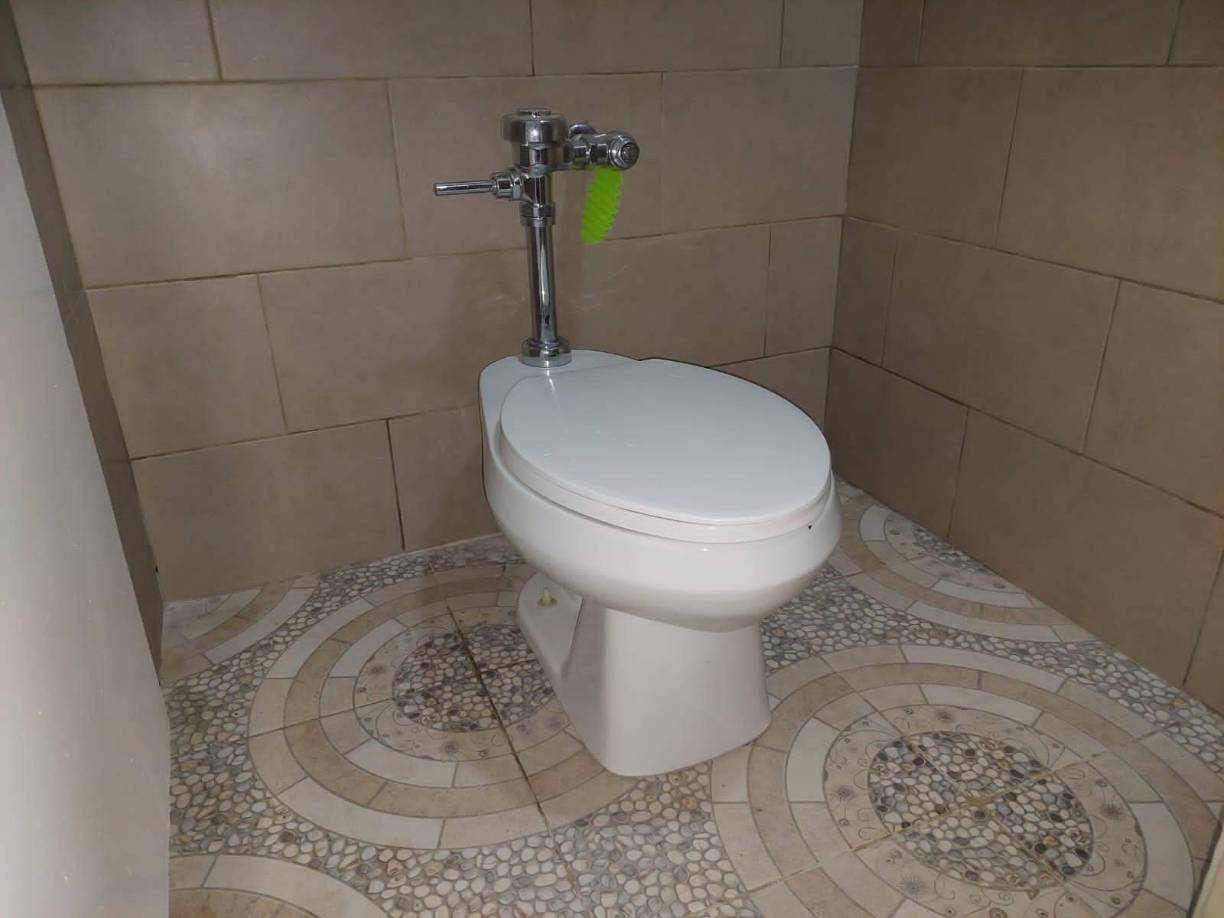 Los baños están ubicados en la parte baja de la localidad de sombra norte del Marcelo Tinoco de Danlí.