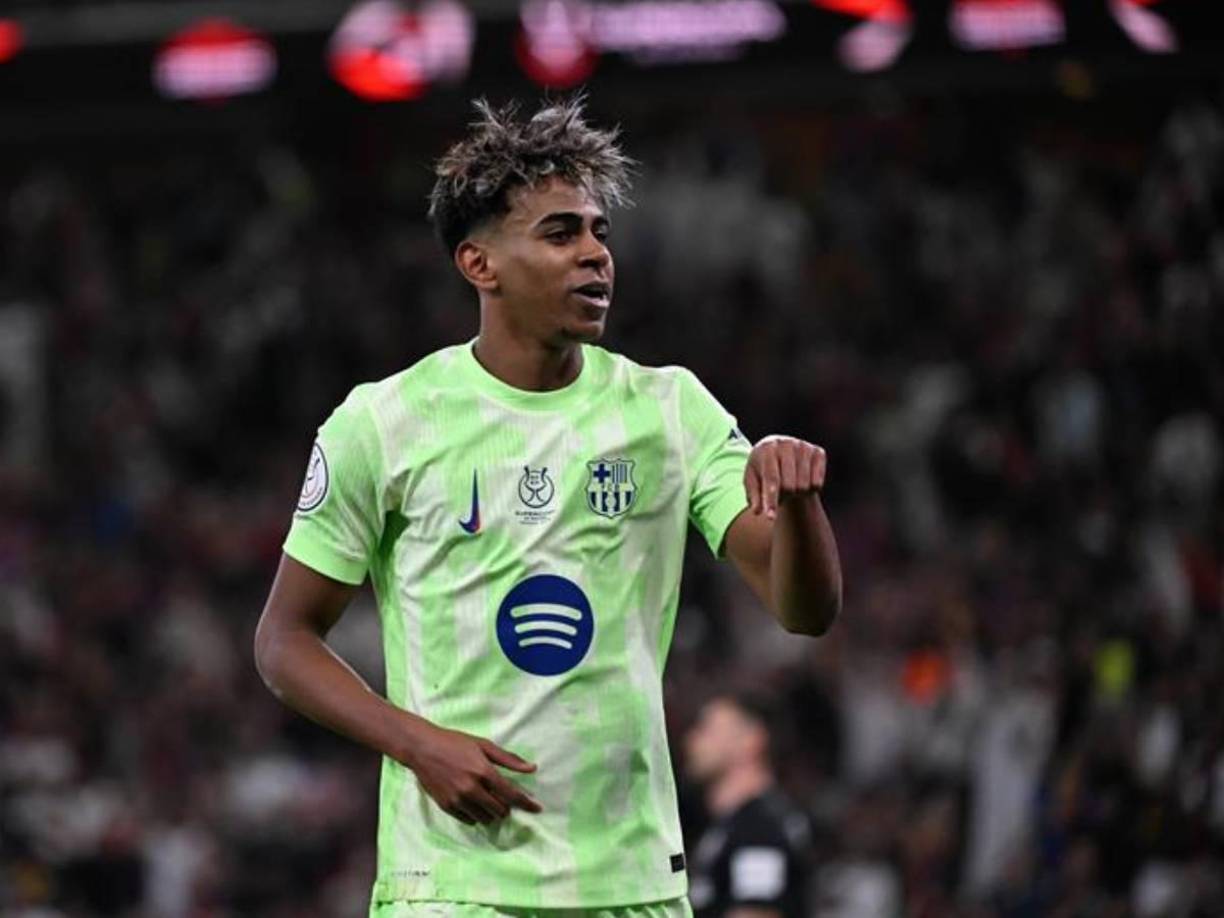 Lamine Yamal confirma su renovación con el Barcelona: “Sí renovaré. No sé cuándo, pero creo que pronto. Es el club de mi vida, espero poder estar el máximo tiempo posible. Vamos a ganar la liga”, dijo en CCN Sport.