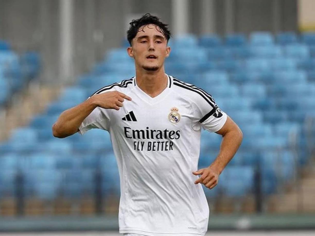 El lateral Jesús Fortea le comunicó al Real Madrid que no renovará su contrato por ahora. La decisión ha pillado por sorpresa en los despachos de Valdebebas.
