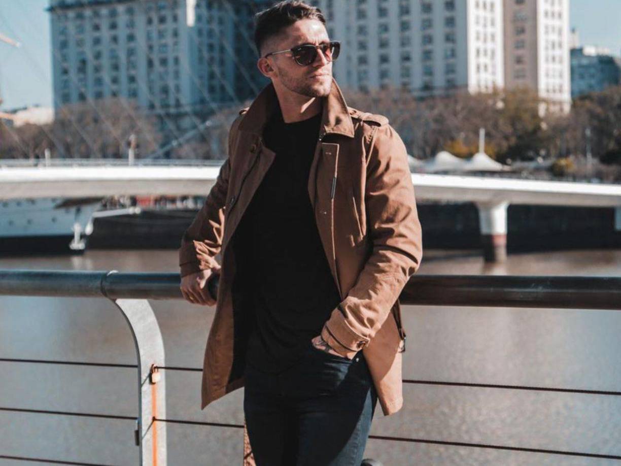 Espíndola tampoco perdió el tiempo y se convirtió parte de una agencia de representación de futbolistas .