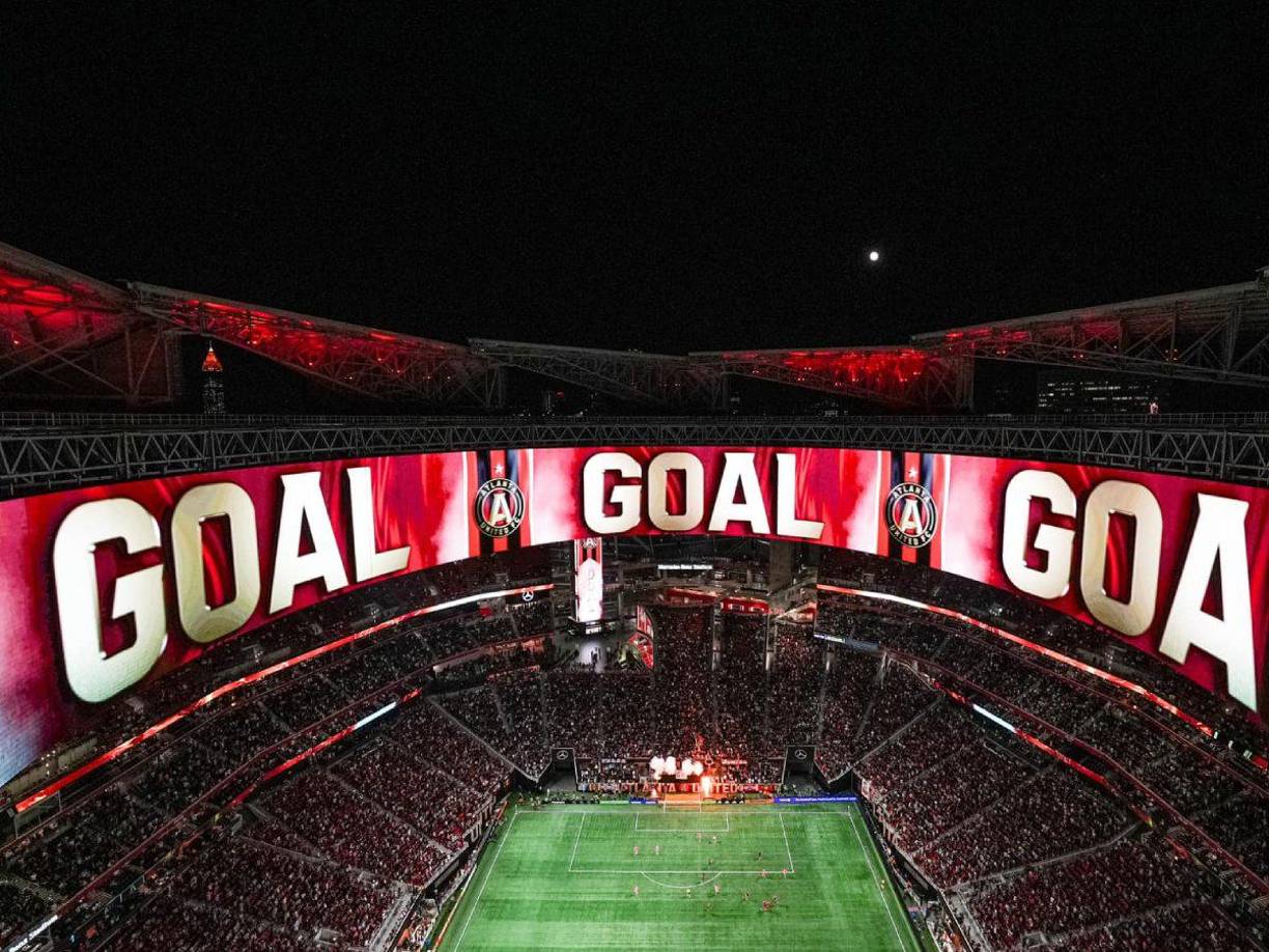 Atlanta United pudo empatarlo en el minuto 84 cuando Messi ya estaba en el campo. El juego finalizó 2-2.