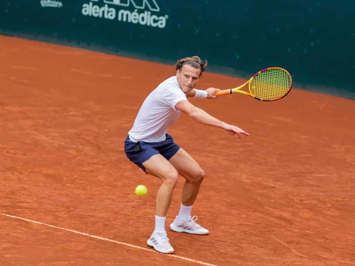 El charrúa ha jugado varios partidos en el circuito senior de la ITF, para mayores de treinta años, y ocupa el puesto 744 del ránking en la categoría +40 y el 108 en la categoría +45.