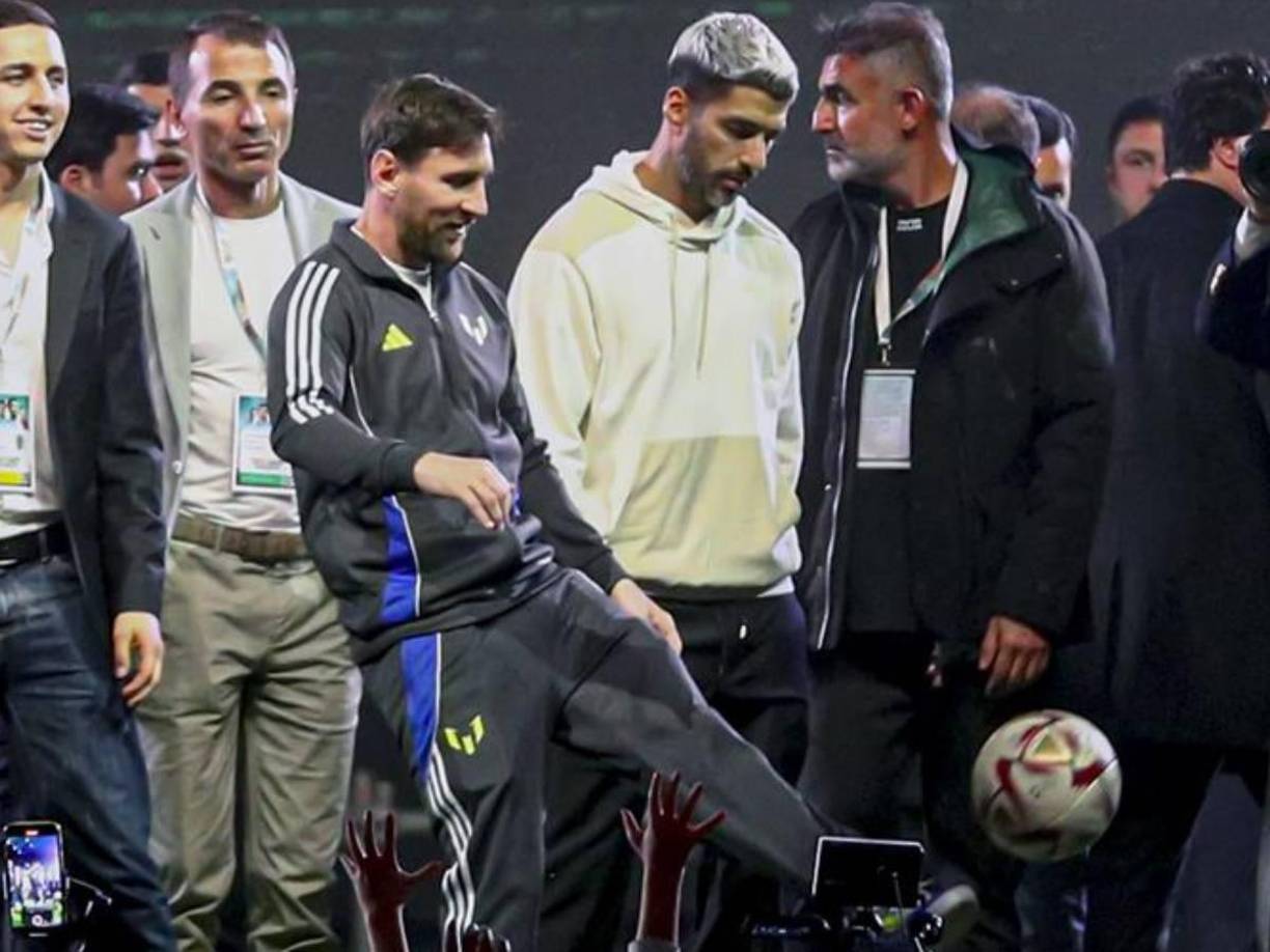 El público tuvo ocasión de ver un filme dedicado al campeón mundial y ganador en ocho ocasiones del Balón de Oro y otro gran número de distinciones, además de disfrutar de un concierto con el grupo rumano Morandi.