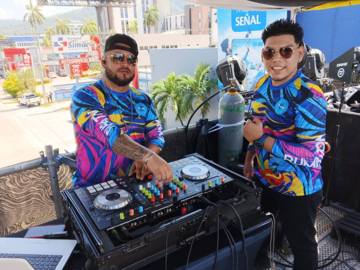 Dj Tarzan y David Navarro posaron para el lente de LA PRENSA. 