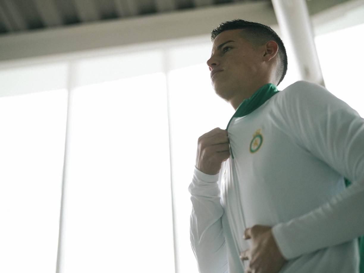 Además, se filtró que James exigió refuerzos de peso para potenciar al plantel. Esta solicitud derivó en la incorporación de una figura icónica del fútbol mexicano: <b>Andrés Guardado</b>.