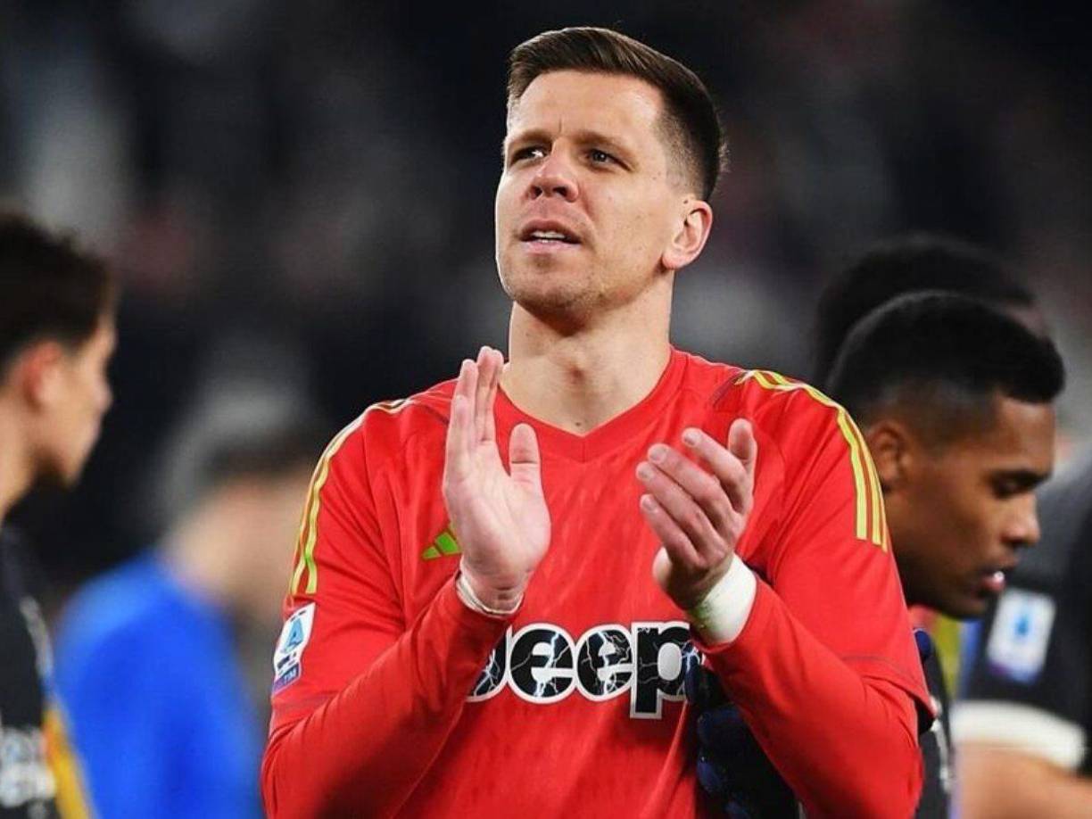 Bombazo. Según Fabrizio Romano, el Al Nassr de Arabia Saudita ha iniciado conversaciones para fichar a Wojciech Szczesny procedente de la Juventus como nuevo portero. El arquero fue compañero de Cristiano Ronaldo en la Juventus y volvería a compartir vestuario con CR7.