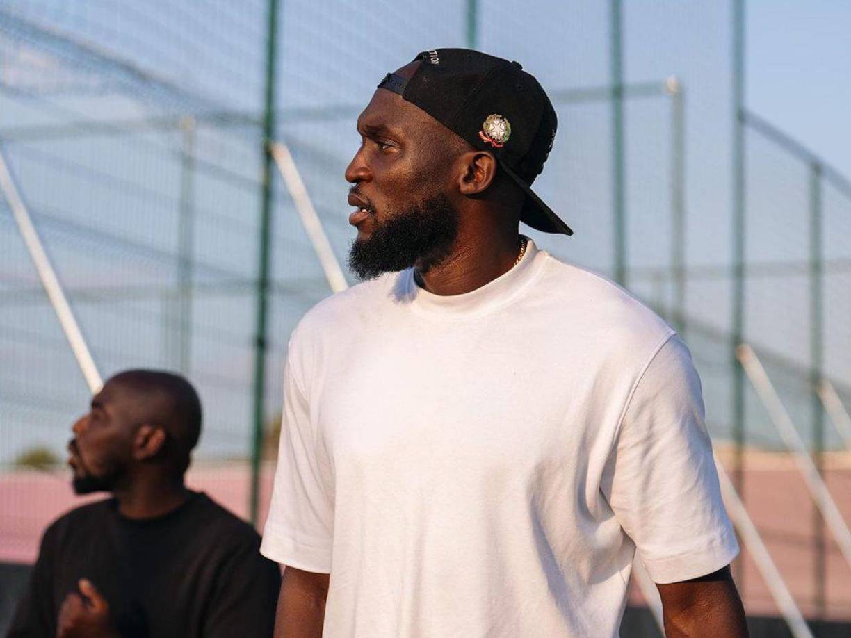  Aunque Lukaku recibió críticas por su desempeño en la última Eurocopa con Bélgica, su experiencia y talento podrían ser considerados suficientes para ocupar el vacío que dejaría Osimhen.