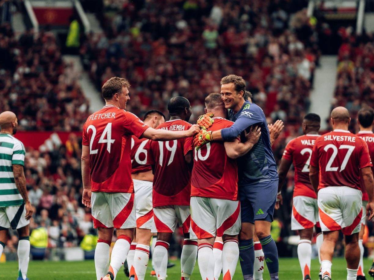 Rooney se destapó con un golazo, pero las redes sociales estallaron por su sobrepeso. 