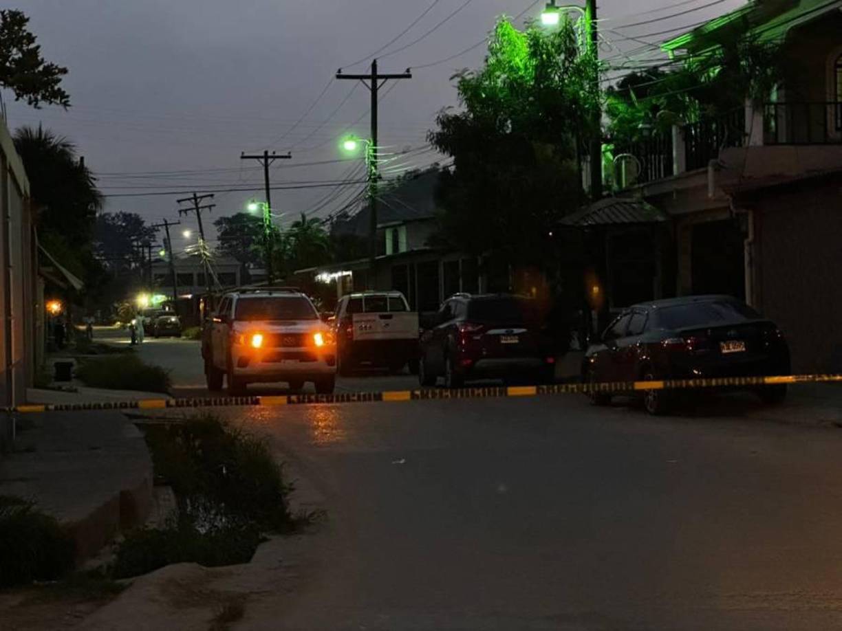 Los vecinos del sector manifestaron que los ahora occisos acostumbraban ponerse a departir afuera todos los sábados.