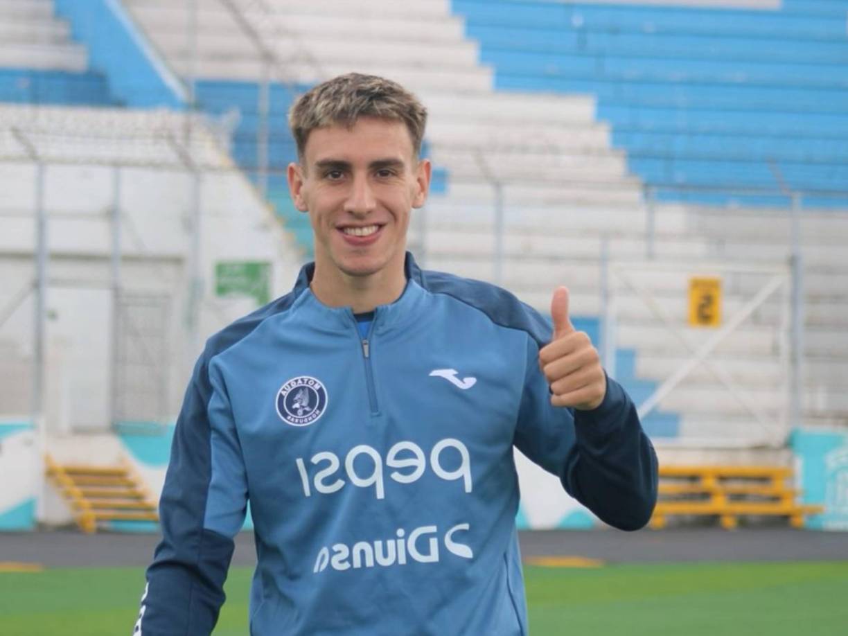 Rodrigo Auzmendi sigue pensando la oferta de renovación que tiene en sus manos por parte del Motagua, aunque se complica porque pide el triple de lo que actualmente gana.