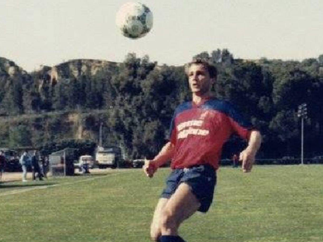  El jugador se citó con ella para aclarar definitivamente todo problema después de haber terminado previamente la relación. La exnovia aprovechó esa quedada para asesinar al jugador en una zona alejada de Cosenza y con los cómplices desconocidos.