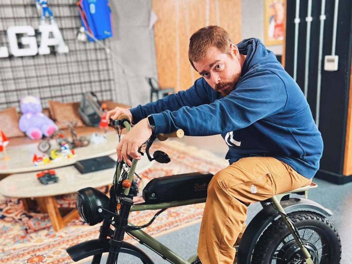 Granados agitó las redes sociales tras publicar a través de Youtube una divertida entrevista que le hizo a Leo Messi. 