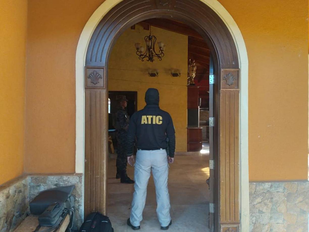 Un informe del Ministerio Público indica que también se investiga a el sobrino de Elvir Aguilar, Rosbin Leonardo Duarte Elvir a quien se le aseguraron bienes en la Operación Estigia I ejecutada el 24 de abril de 2017 y que tiene nacionalidad colombiana.