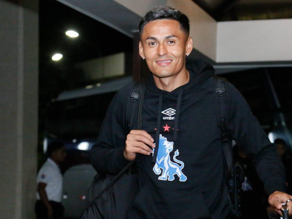 Andy Najar del Olimpia y seleccionado hondureño conquistó el corazón de la hermosa rubia Oviedo.