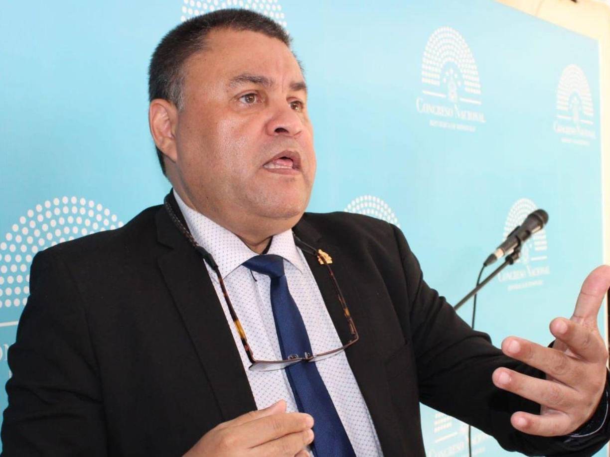 El diputado del departamento de Cortés, Carlos Umaña, reveló recientemente cuánto ganan los partidos políticos en Honduras por cada voto en las elecciones y calificó con una mala expresión a los hondureños.