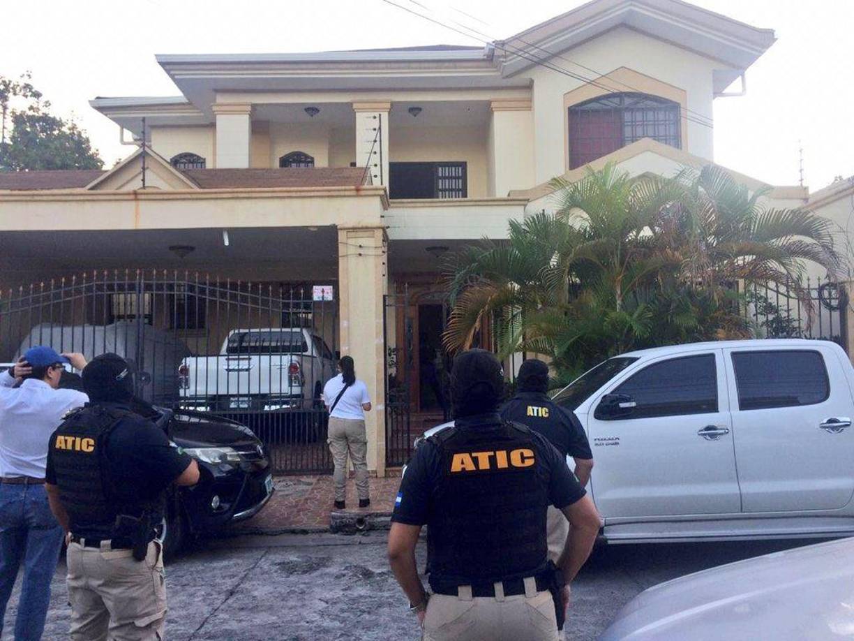 El Ministerio Público ha logrado establecer un vínculo financiero directo entre los acusados y Barralaga Rivera, constatando que a través de la sociedad denominada Marino´s Pescadería les compraba combustible, más otras transacciones financieras entre sí que luego de hacer el análisis financiero y patrimonial, resultaron en grandes incongruencias.